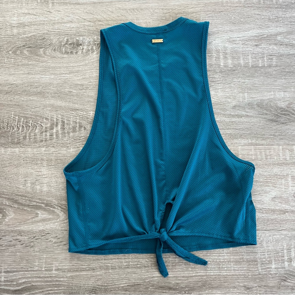 Alala mesh tie-back tank in lagoon